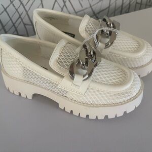 Nine West Cream Loafers with Silver Chain